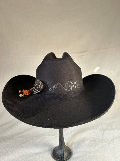 Marlboro Medium Black Suede Cowboy Hat”